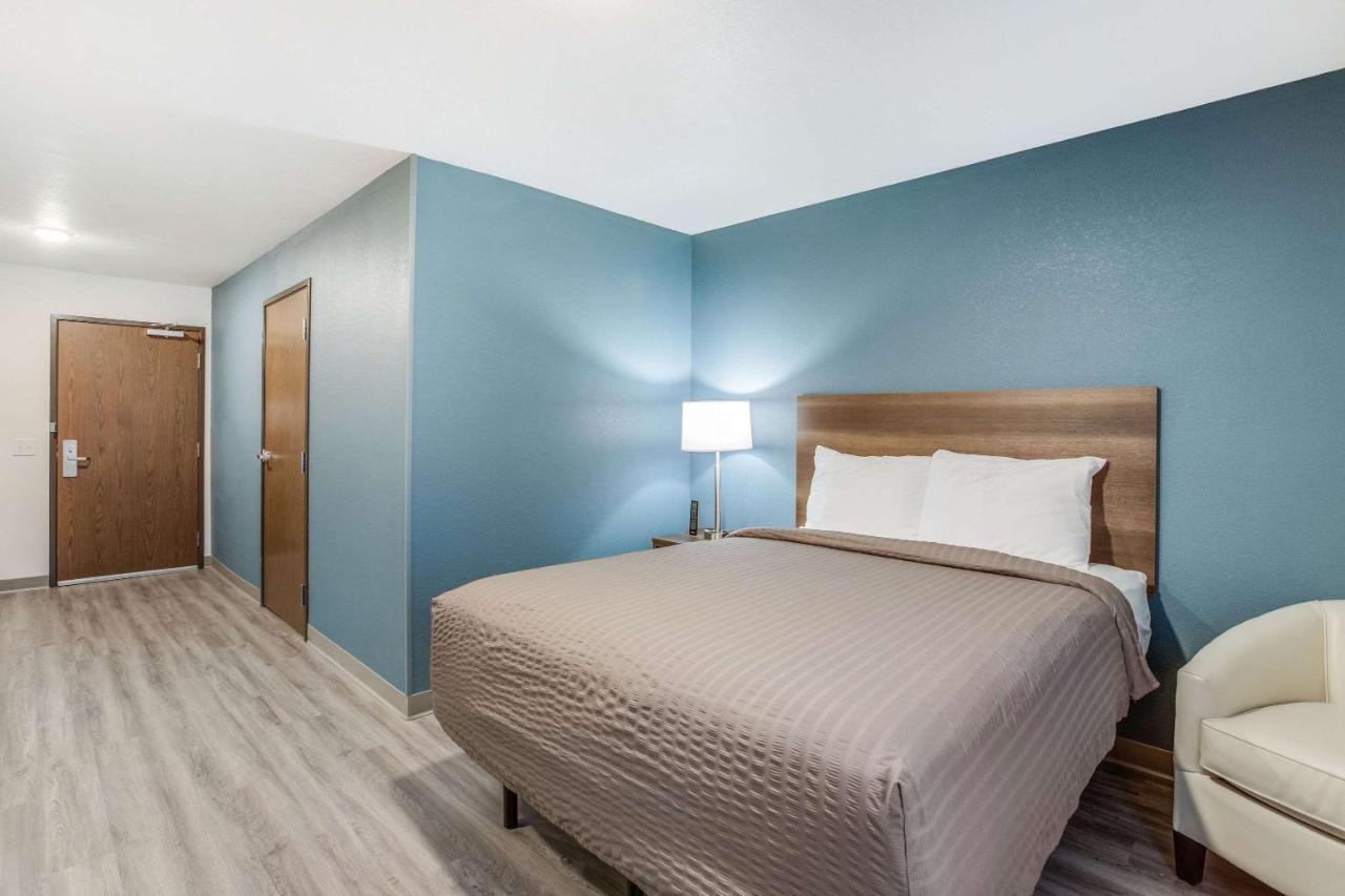 Woodspring Suites Detroit Farmington Hills Exteriör bild