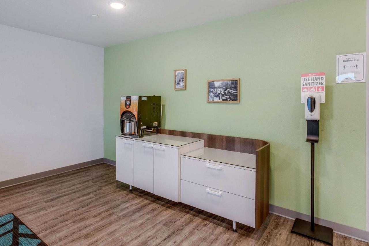 Woodspring Suites Detroit Farmington Hills Exteriör bild