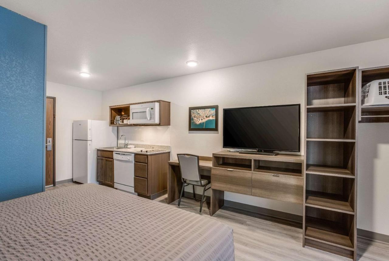 Woodspring Suites Detroit Farmington Hills Exteriör bild