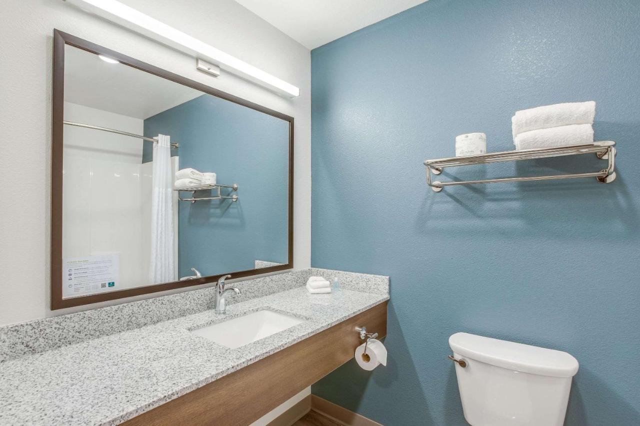 Woodspring Suites Detroit Farmington Hills Exteriör bild